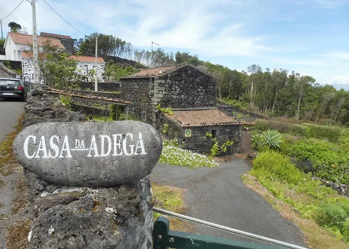 Casa Da Adega Prainha (Sao Roque do Pico)