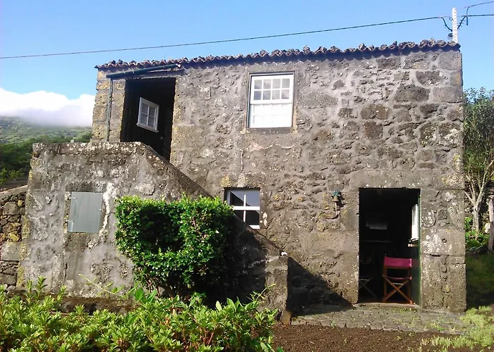 Casa Da Adega Tatil Evi Prainha (Sao Roque do Pico)